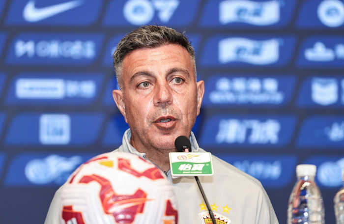 浙江队惨败蓉城四球告负 阿洛伊西帅位岌岌可危